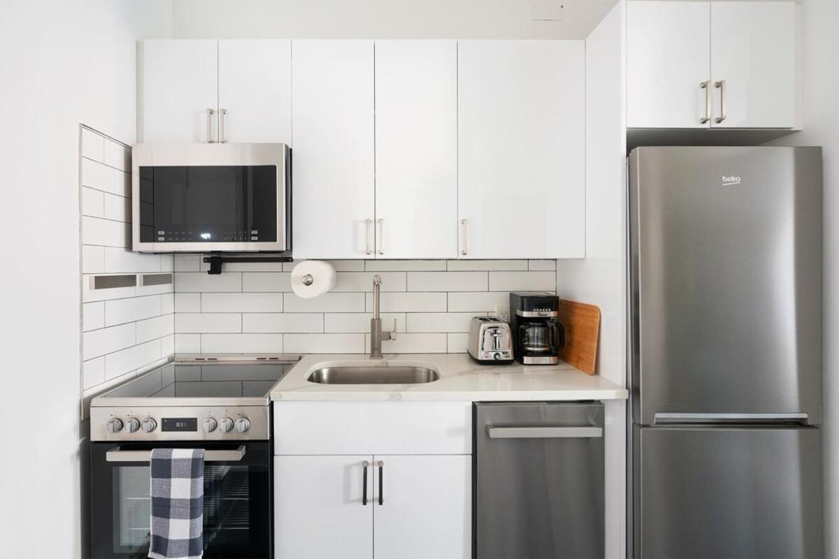 444-5C Newly Renovated Studio Midtown West W&D Apartment New York Exterior photo